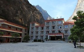 Shangri-la Balagezong Shuizhuang Hotel Zhongxin